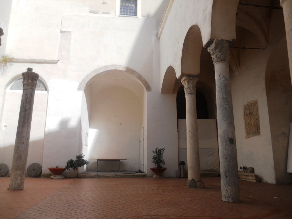 Gaeta,_ex_chiesa_di_San_Salvatore_1