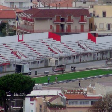 Stadio di Gaeta: iniziata la posa del manto erboso autorizzato dalla Lega Calcio