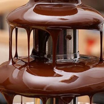 Weekend Goloso a Gaeta: installata una fontana di Cioccolato in Piazza Buonomo