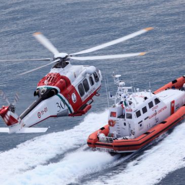 Gaeta: gommone imbarca acqua, salvate 5 persone 