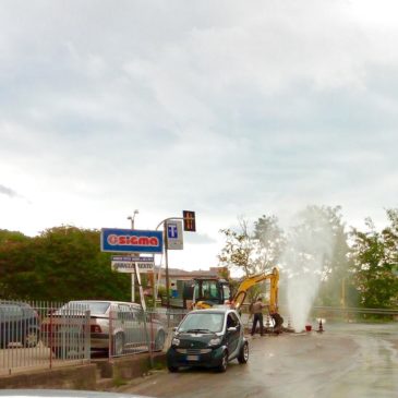 Gaeta: esplode conduttura dell’acqua in via degli eucalipti