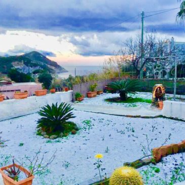 Neve a Ponza: non succedeva dal 1999