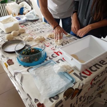 I ragazzi del Fermi imparano l’arte della Tiella di Gaeta