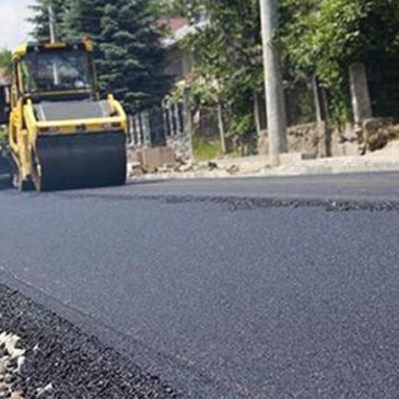 Asfalto nuovo per Via dei Frassini, Via Garibaldi e Corso Italia.