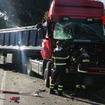 Incidente stradale a Terracina: TIR di traverso e traffico in tilt