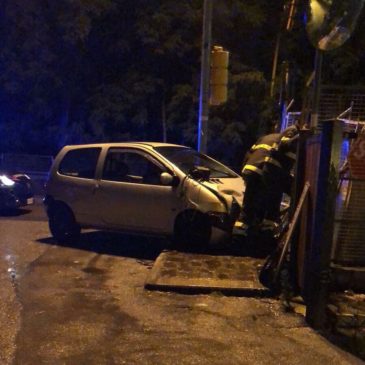 Gaeta: auto distrugge cabina del Gas sulla Flacca