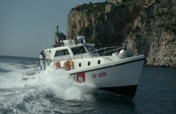 Gaeta: paura al largo di punta stendardo, barca a vela e natante si scontrano