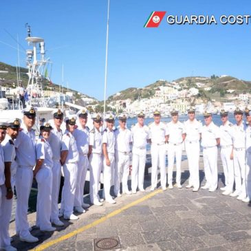 L’Ammiraglio Ispettore Capo Giovanni PETTORINO visita il compartimento di Gaeta