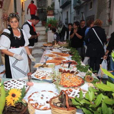 Torna la XVI edizione de “Le Vie di Gaeta”: tavole imbandite in tutta via indipendenza