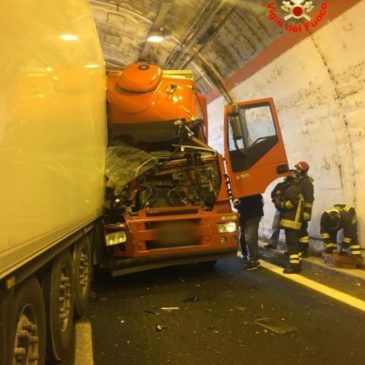 Incidente in Galleria a Terracina: chiusa la variante utilizzare strade alternative